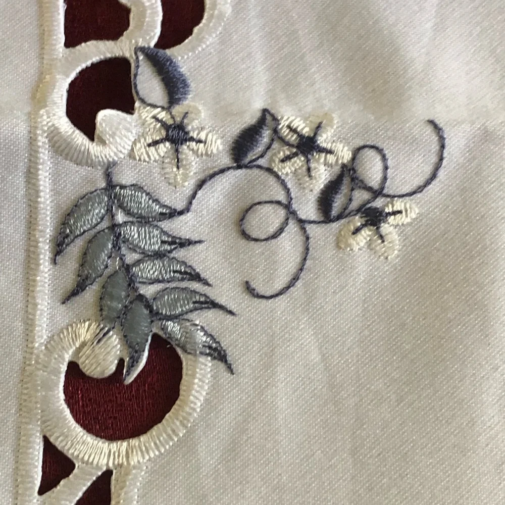 Vintage Lace Table Runner